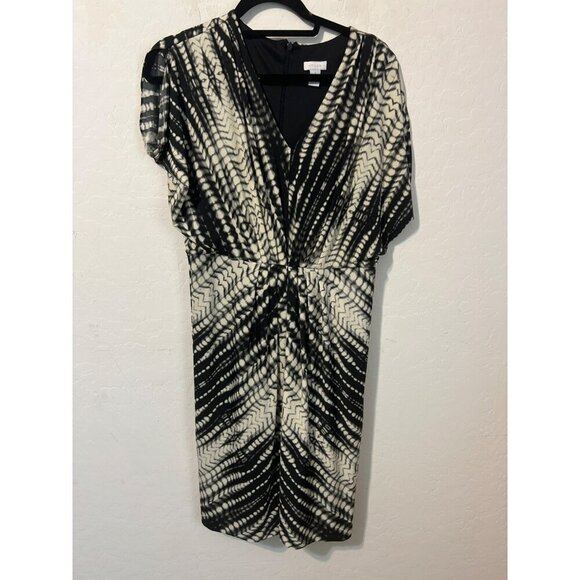 Chico's Sz 1 ( US M 8) Black White Printed Tie Dye Short Sleeve Knee Length Gath - Picture 2 of 7